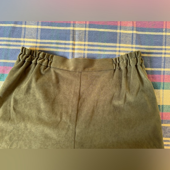 Vintage Pleated Green Trousers - Picture 11 of 13
